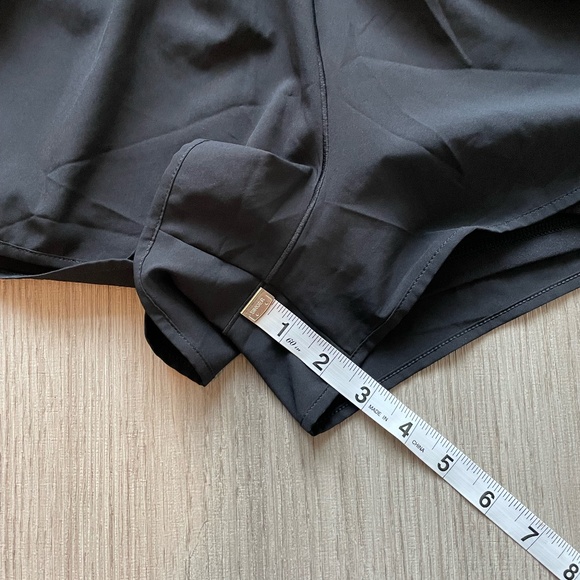 OFFLINE by Aerie Ruched Hot Stuff Short Black Small - Picture 7 of 9